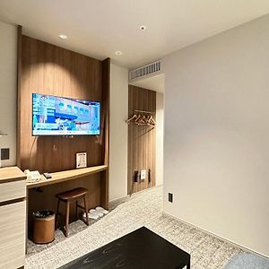 Triple Room Shower